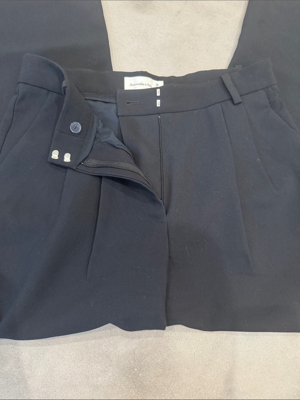 Abercrombie & Fitch Black High Rise Pleated Wide Leg Trousers Size 28 / 6S - Picture 5 of 6